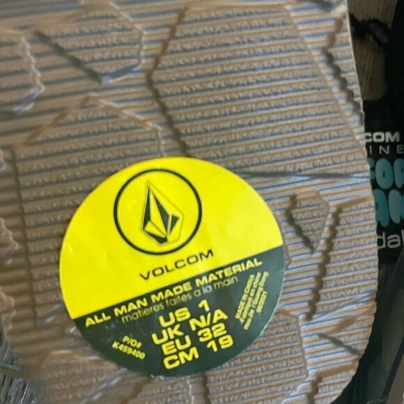 Volcom NWT Kids- Squishy Flip Flops - Picture 4 of 4